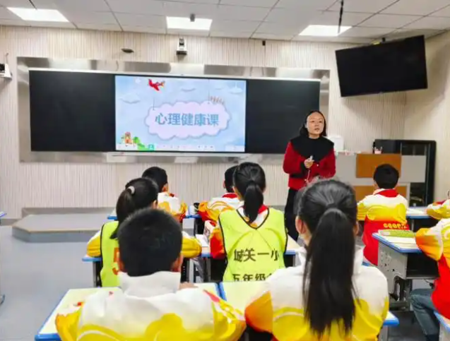 将所学知识转化为处理实践问题的能力切实守护好中小学生的心思健康